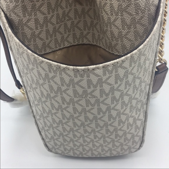 MICHAEL KORS LG CHAIN SHOULDER TOTE VANILLA - Picture 8 of 16